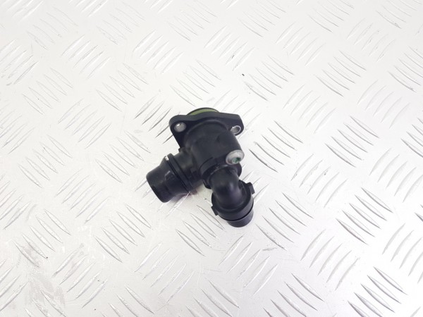 Фланец (тройник) системы охлаждения bmw 6 g32