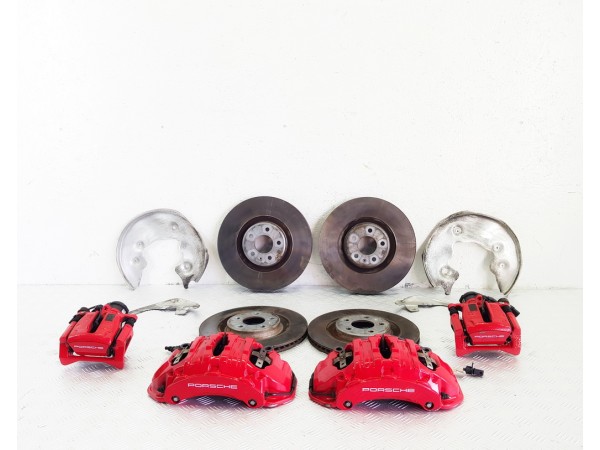 Суппорт передний правый porsche macan