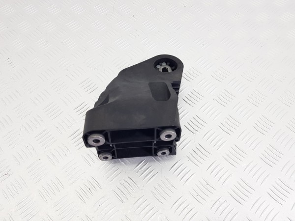 Кронштейн двигателя mercedes e w214