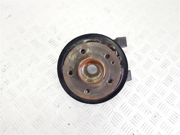 Кулак задний правый mercedes v w447