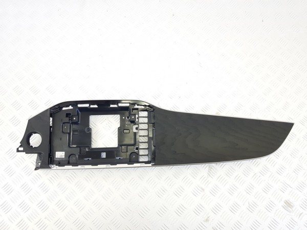 Накладка декоративная на торпедо mercedes e w214