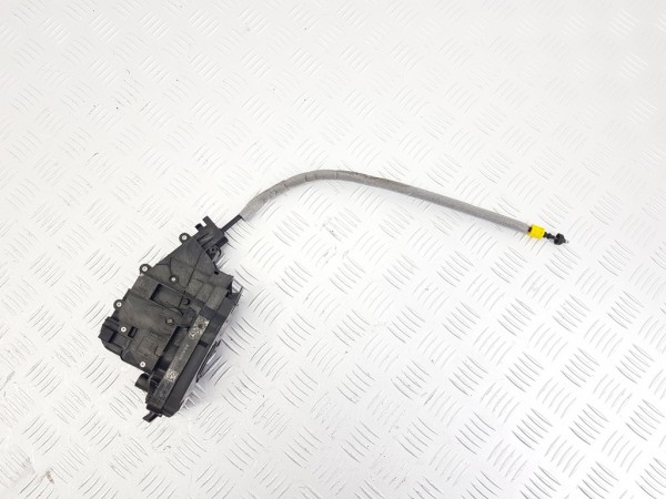 Замок двери передней правой mercedes c w205
