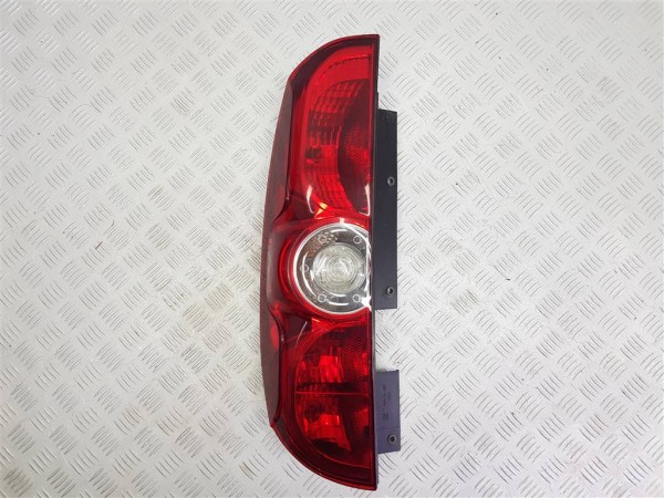 Фонарь задний левый opel combo d