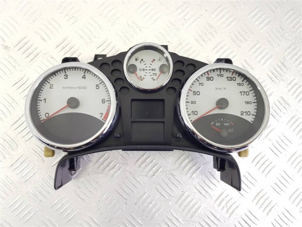 Щиток приборов (приборная панель) peugeot 207