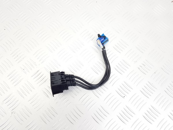 Разъем AUX / USB mercedes e w214