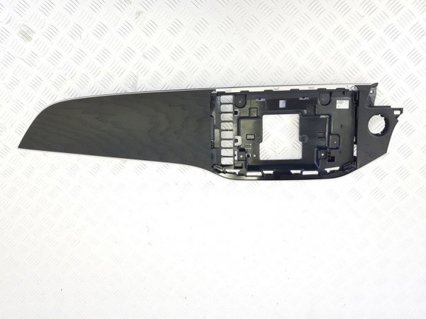 Накладка декоративная на торпедо mercedes e w214