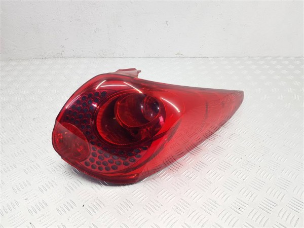 Фонарь задний правый peugeot 207