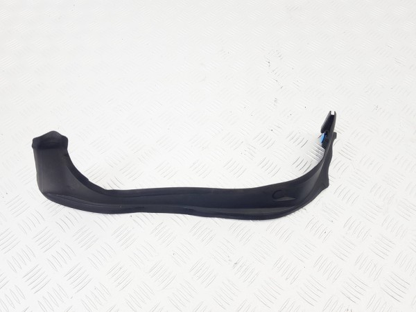 Водосток крышки багажника левый mercedes e w214