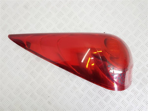 Фонарь задний левый peugeot 207