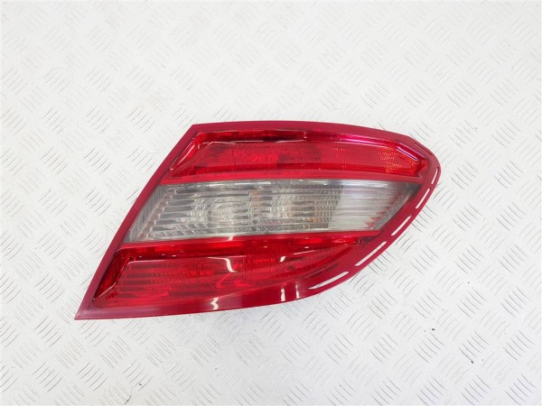 Фонарь задний правый mercedes c w204