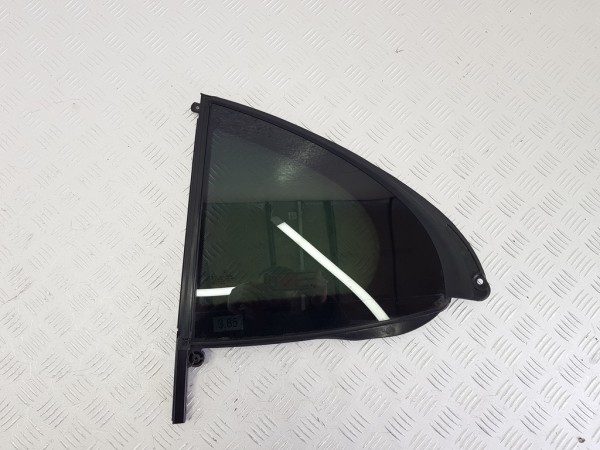 Стекло двери задней левой mercedes e w214