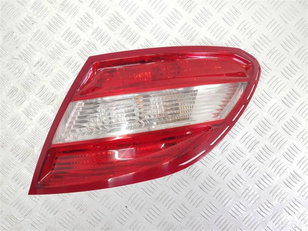 Фонарь задний правый mercedes c w204