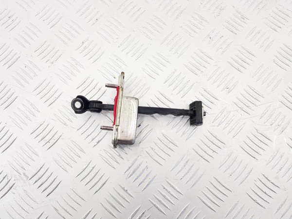 Ограничитель двери kia stinger