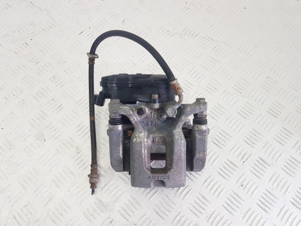 Суппорт задний левый lexus nx az20