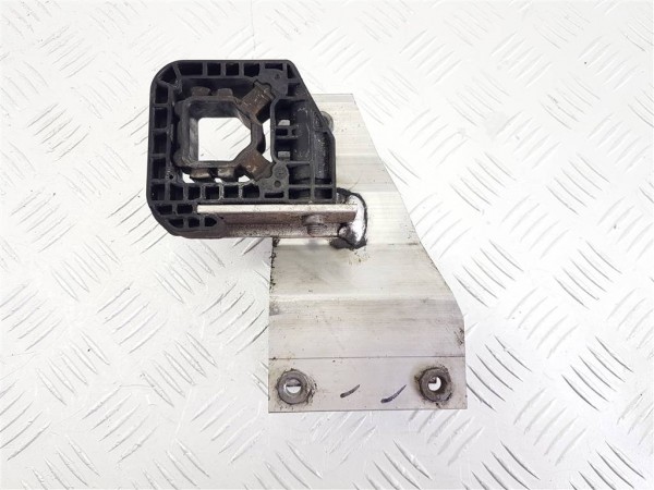 Кронштейн радиатора bmw x4 g02