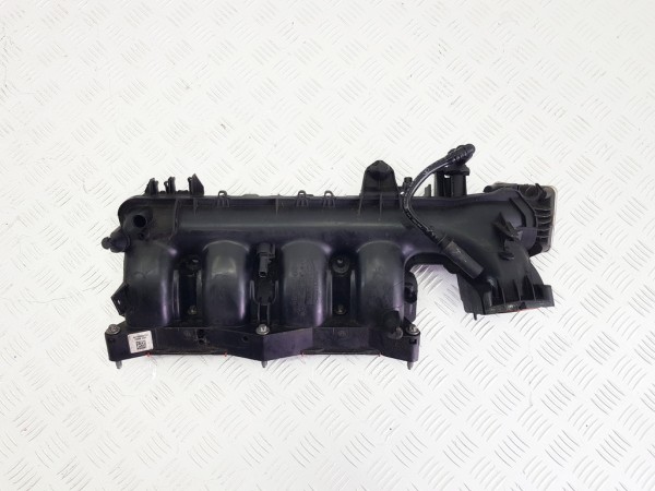 Коллектор впускной mercedes gla x156