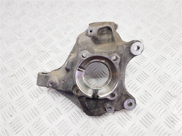 Кулак поворотный правый bmw 2 f44