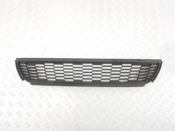 Решетка в бампер центральная volkswagen polo