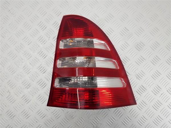 Фонарь задний правый mercedes c w203