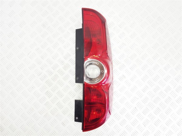Фонарь задний правый opel combo d