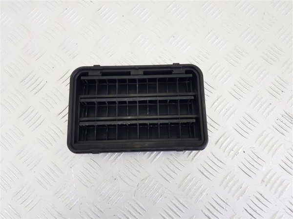 Решетка вентиляции кузова bmw x5 f15