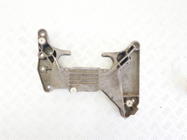 Кронштейн КПП bmw 6 g32