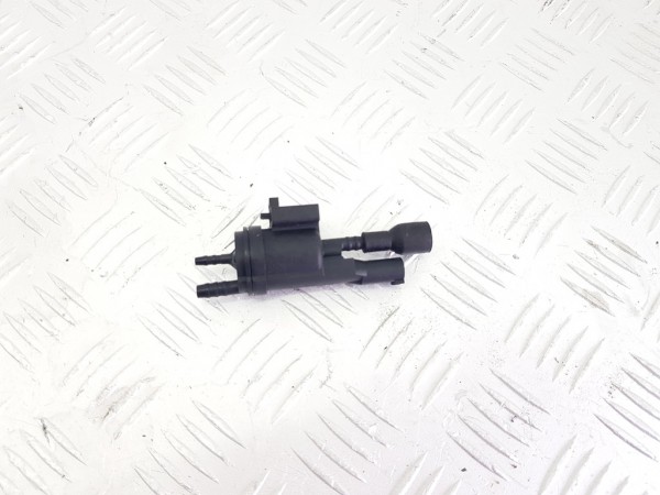 Клапан электромагнитный mercedes gla x156