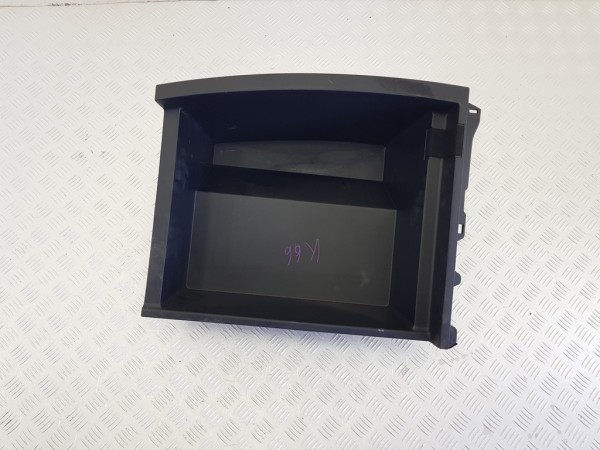 Вещевое отделение в багажнике lexus nx az20