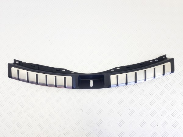 Накладка внутренняя на заднюю панель кузова (багажника) lexus nx az20