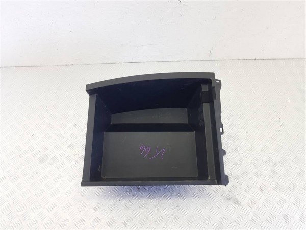 Вещевое отделение в багажнике lexus nx az20