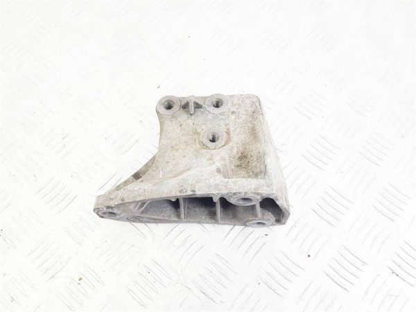 Кронштейн двигателя bmw i8