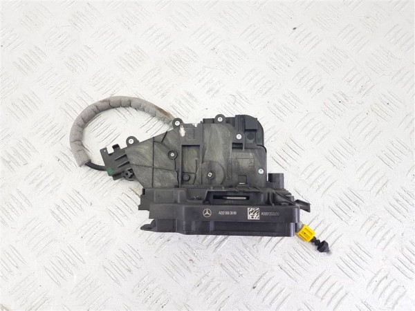 Замок двери передней левой mercedes c w205