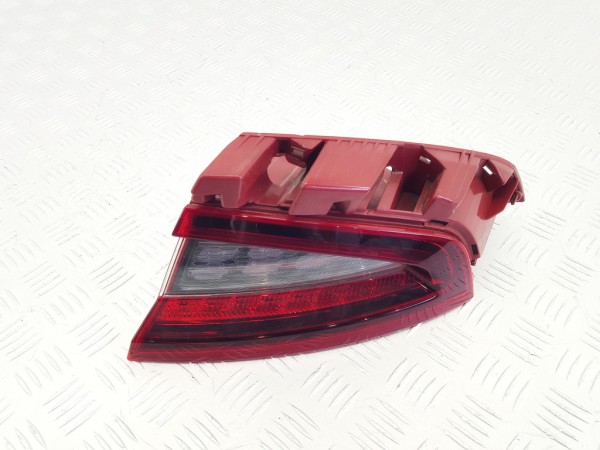 Фонарь задний правый kia stinger