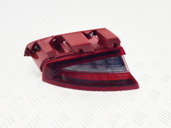 Фонарь задний левый kia stinger