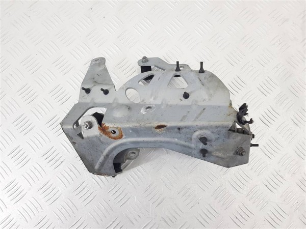 Кронштейн кондиционера bmw i8