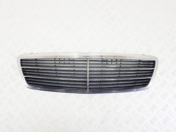 Решетка радиатора mercedes c w203