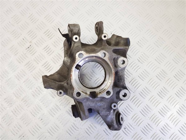 Кулак задний правый bmw 7 g11/g12