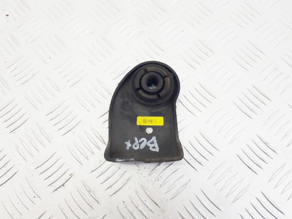 Кронштейн радиатора kia stinger