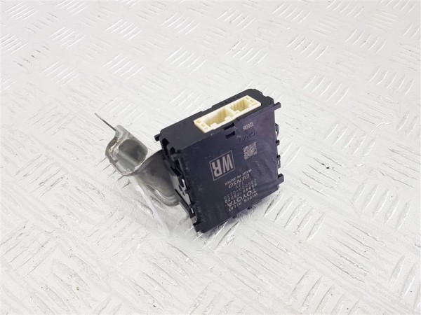 Реле стеклоочистителей (дворников) lexus nx az20