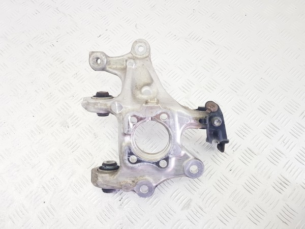 Кулак задний левый lexus nx az20