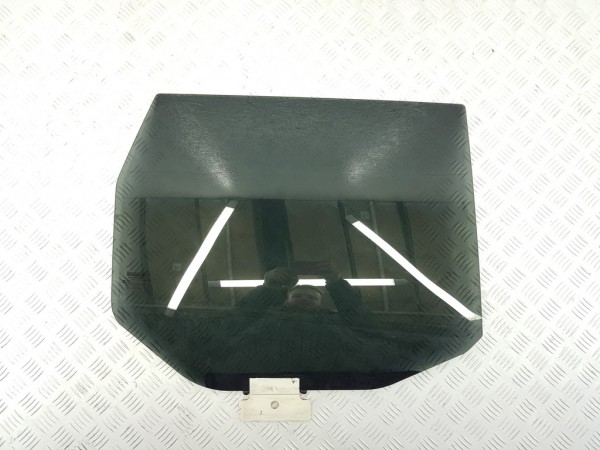 Стекло двери задней правой jeep grand cherokee