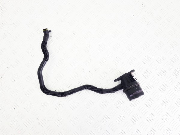 Маслозаливная горловина mercedes gla x156