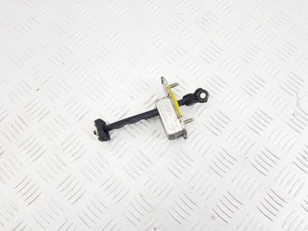 Ограничитель двери kia stinger