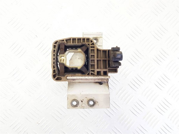 Кронштейн радиатора bmw 6 g32