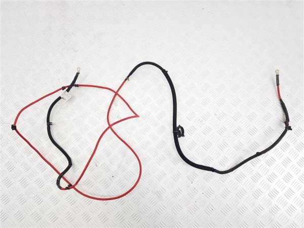 Плюсовой провод аккумулятора bmw i8