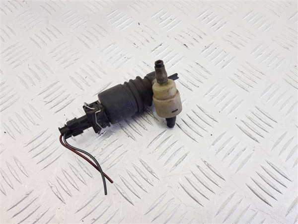 Насос (моторчик) омывателя стекла opel astra h