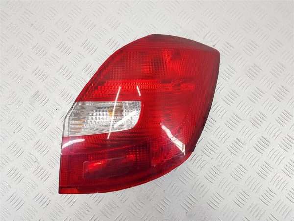 Фонарь задний правый skoda fabia