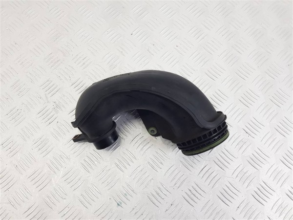 Патрубок интеркулера bmw i8