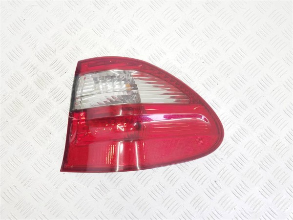 Фонарь задний правый mercedes e w211