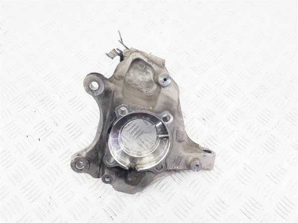 Кулак поворотный левый bmw 2 f44